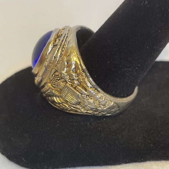 Uncas Size 9 High School Ring Blue Stone Side Crests Generic no yr or school - Picture 4 of 9